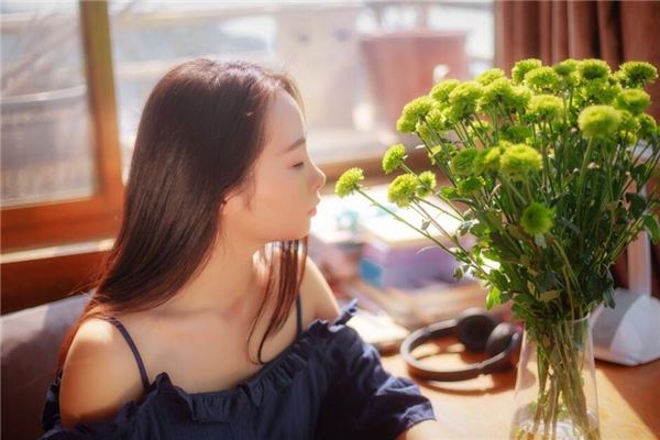 手指指甲看相算命图解，指甲看命运贫富贵贱