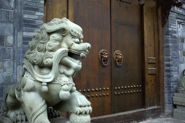 家里放小石狮子好吗风水，石狮子摆放十大忌讳