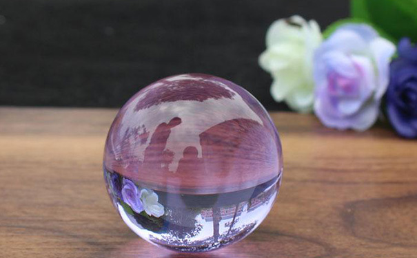 紫色水晶球的风水作用图片，紫水晶和什么属相犯冲