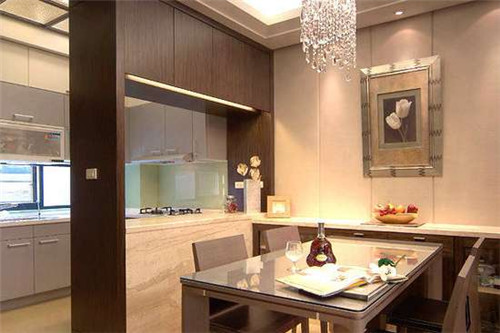 风水上酒柜放什么旺财图片，一开门看见酒柜好不好