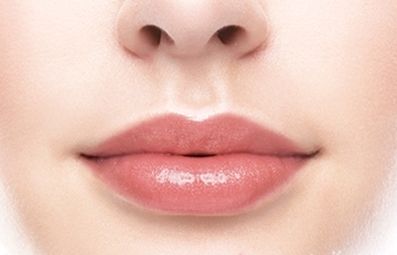 人中向右倾斜，人中歪的人的面相是什么