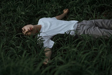 一事无成的男人面相特征，一辈子没出息的男人面相