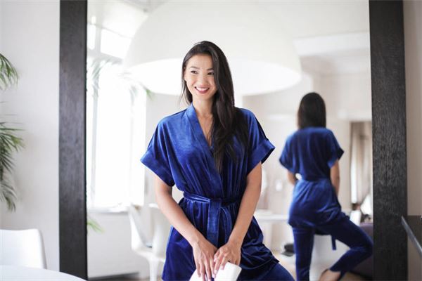 双手断掌纹是贵相吗女人，有断掌纹的人很厉害吗