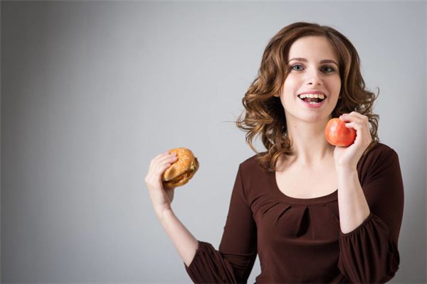 眼球突出的人如何画眼影（为什么有人天生眼球突出）