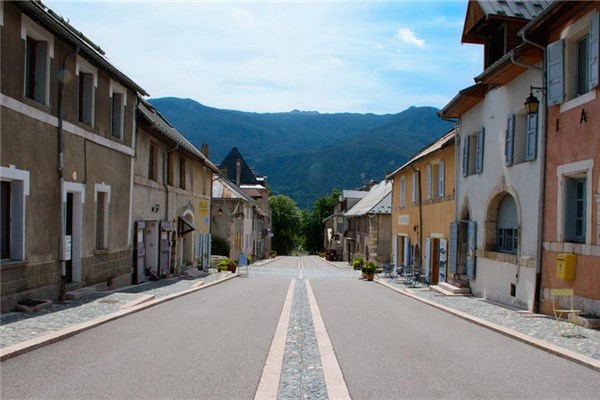 梦见空无一人（梦见自己在无人的地方）