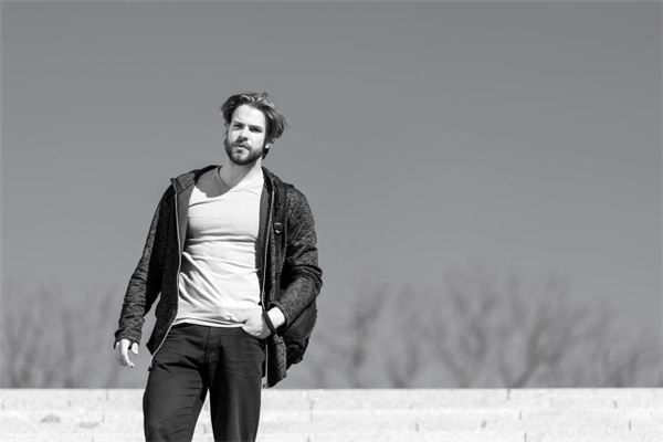 男士的鱼尾纹有几种图片（男人鱼尾纹多说明什么）