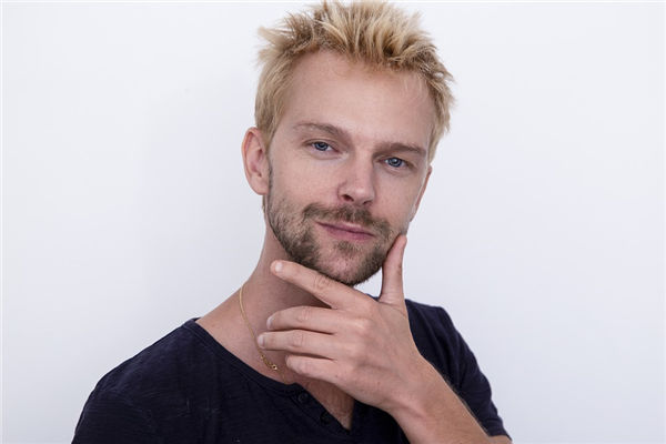 下唇薄的男生面相分析，嘴唇薄的男人性格特点面相