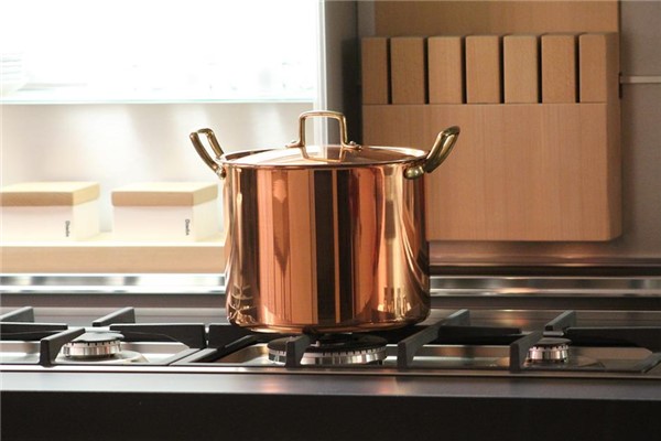 梦见空锅是什么意思（梦到熬粥熬觉果锅是空的）