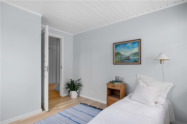 梦见卧室有水是什么预兆呢（梦见室内有水什么意思）