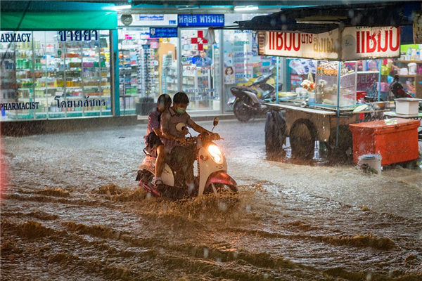 梦见水浸是什么意思（梦到水浸屋是代表什么）