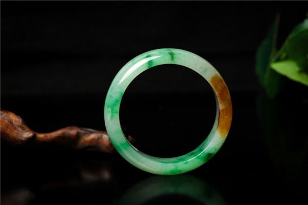 绿松石配黑曜石（绿松石不能和什么一起佩戴）