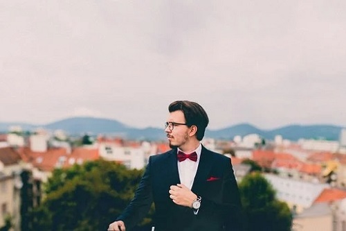 射手男只是玩玩你的表现（射手男玩失踪是试探吗）