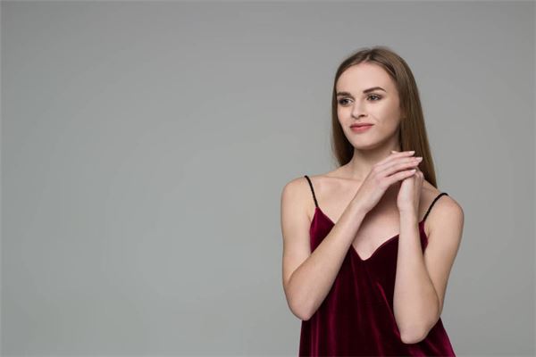 什么面相女人克夫克子，女人克夫克子是什么表现