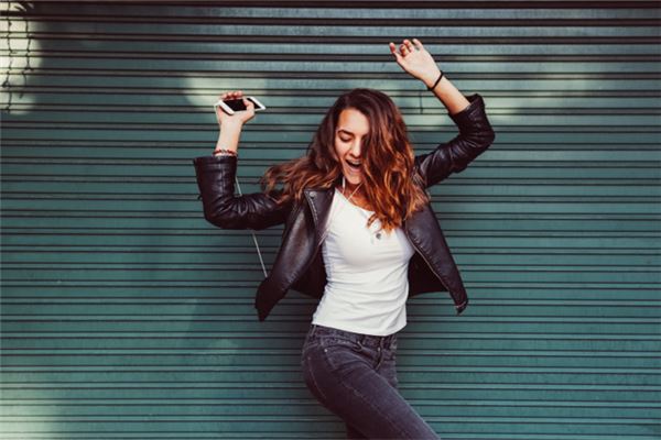 从面相看你何时致富呢，有财运的面相十大特征