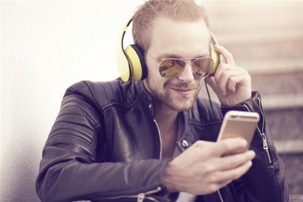 眉毛浓的男人财运好吗（眉毛太浓的男人象征着什么）