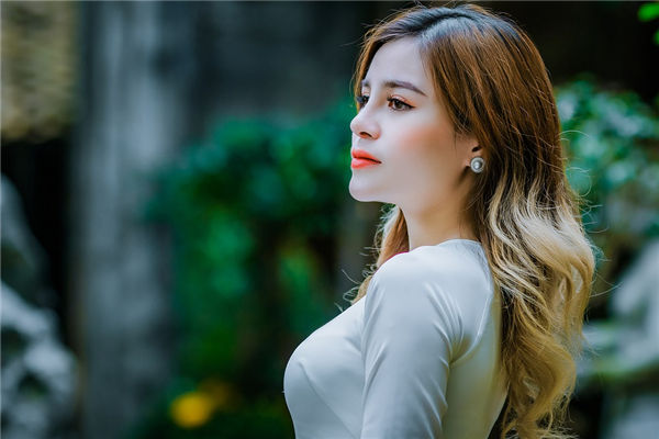 法令纹不对称面相（法令纹两边不一样面相）