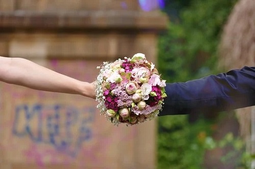 2022年冲太岁可以结婚吗（属猴哪些年份冲太岁）