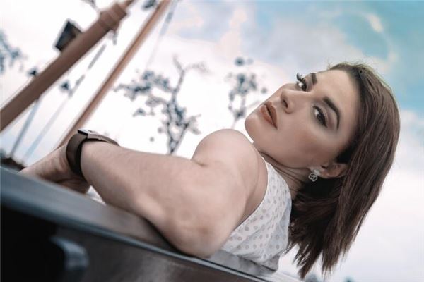 什么面相的人容易同性恋人，一看就不是常人的面相