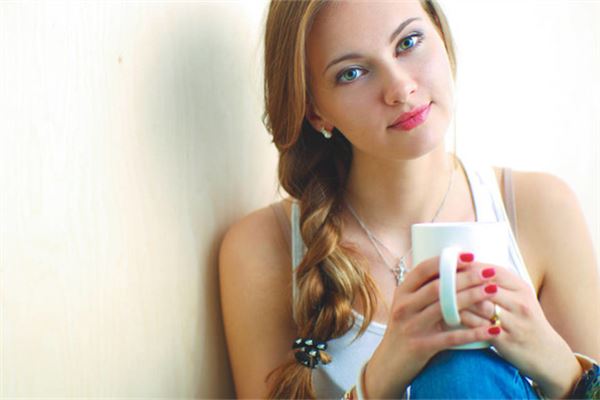 眼神明亮的人智商高吗（眼珠发亮的人很聪明吗）