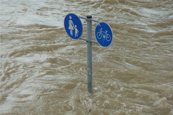 梦见水混浊有什么预兆解梦（梦见水非常大非常浑浊）