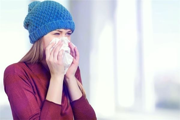 打喷嚏的含义一想二骂（打喷嚏一二三次含义）