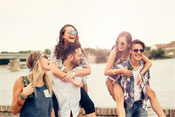 94年跟90年的人怎么样，1990年和1994年婚配合适吗