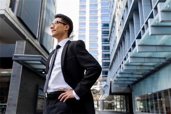 智慧线向下弯曲图解法（智慧线弯曲有弧度波浪）