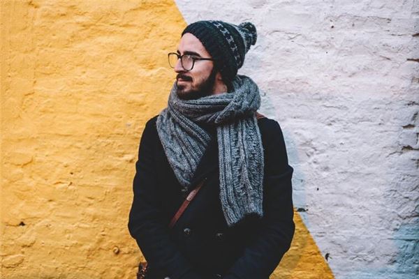 男人眉毛前密后疏面相（后半段眉毛稀疏的男人）