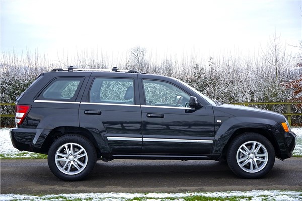 梦见没有坐上车是什么意思（梦到自己坐车没坐上）