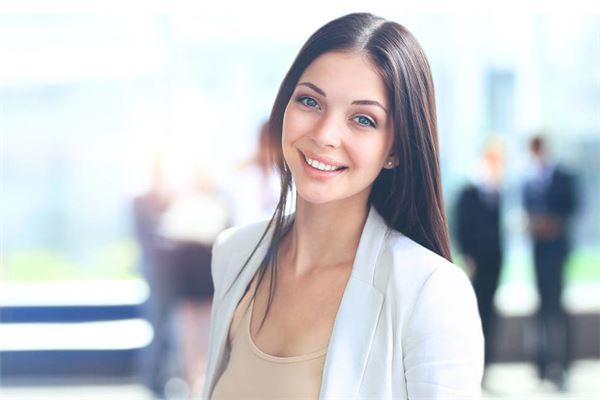 圆眼睛的女人什么性格，眼睛很圆的女人命运