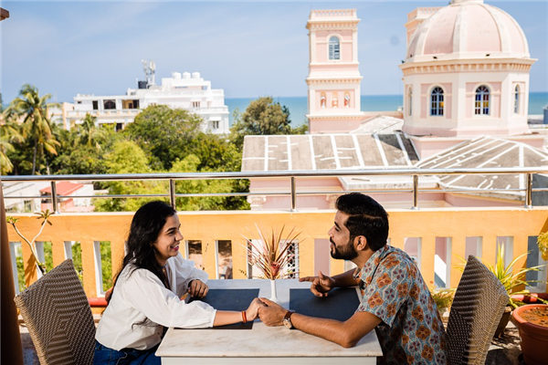 梦见老公跟别的女人了（梦见老公死了是好是坏）