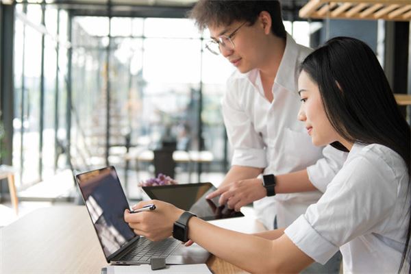 员工座位安排的讲究，座位背后挂字画禁忌