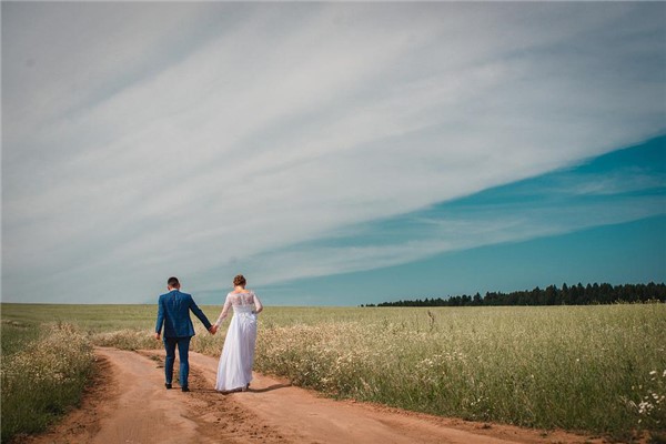 梦见小老婆好不好呢(梦见自己又娶了个小老婆)