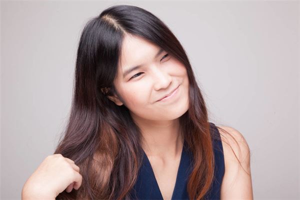 男生鼻梁歪面相（鼻梁歪的男人都很差吗）