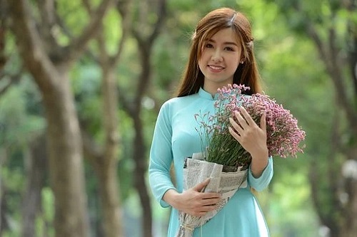 喜欢女生发嗲的星座男（男人夜里最想的星座女）