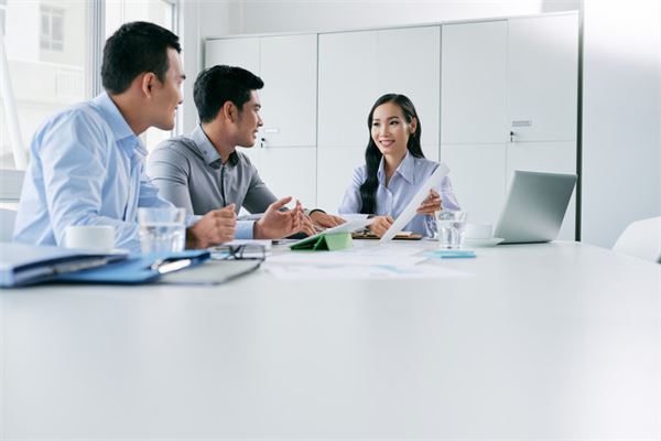 办公室选座位有讲究吗,办公室怎么坐向比较好 办公室选座位有讲究吗,办公室怎么坐向比较好