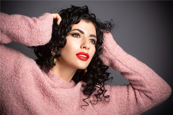 发际线有旋面相，发际线不平整的人面相