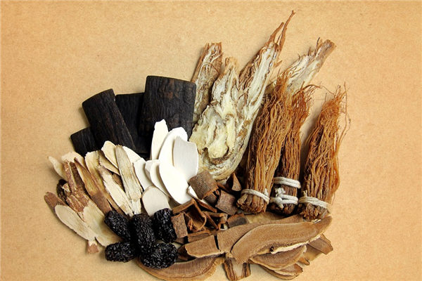 梦见药材是什么预兆（梦见一大堆干中药材）