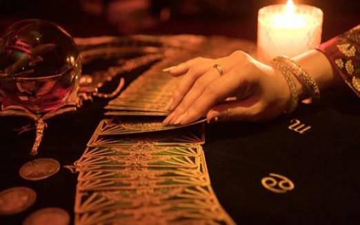 塔罗测试有人深爱你吗 塔罗测试有人深爱你吗