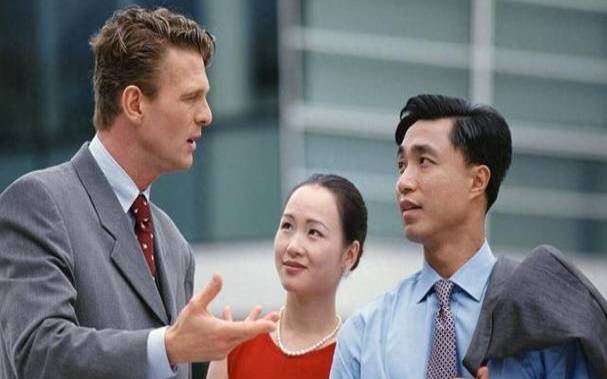 水瓶座如何与上司相处