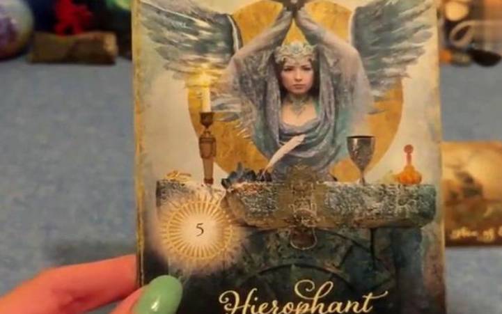 战车逆位爱情是放弃吗，如何解析