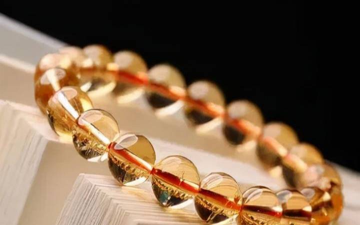 属兔办公室风水摆设，摆水晶提升运势