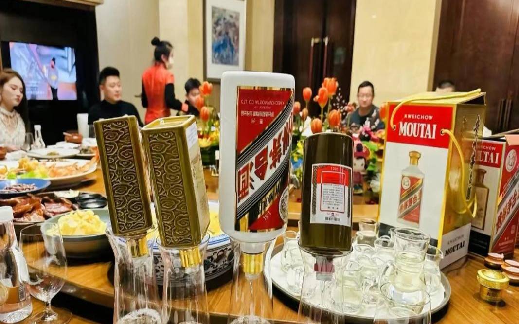 梦见茅台酒漏了,梦见喝茅台酒是甜的