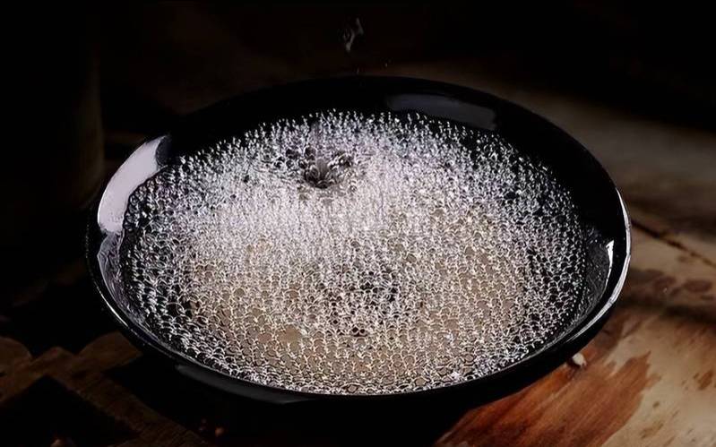 梦见酒缸是什么意思,梦见酒瓶漏酒是什么预兆 梦见酒缸是什么意思,梦见酒瓶漏酒是什么预兆