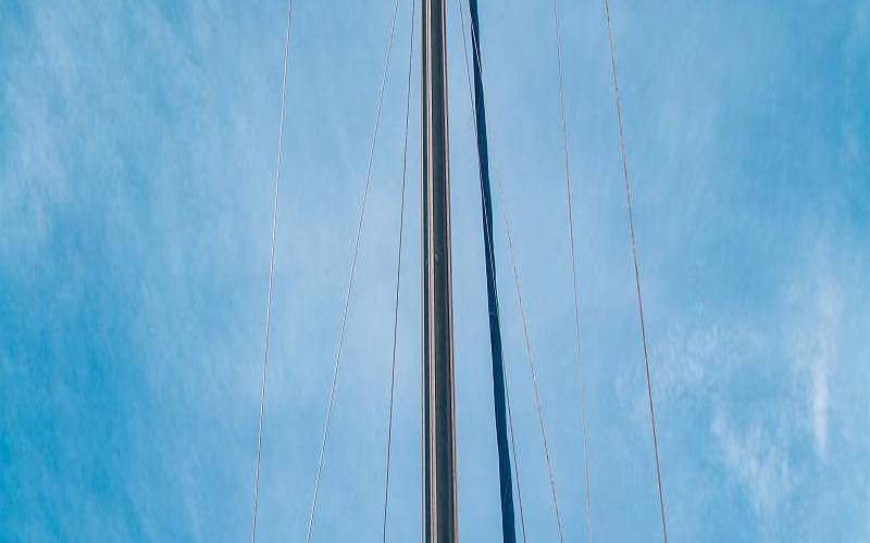 梦见船桅杆倒了,梦见自己开帆船 梦见船桅杆倒了,梦见自己开帆船