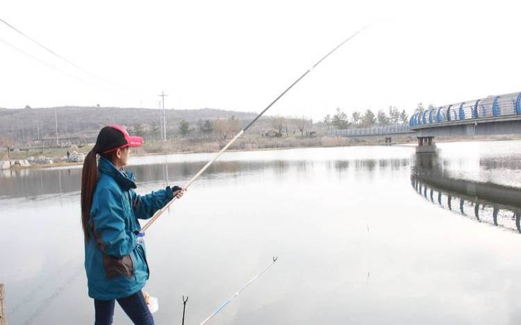 梦见鱼竿丢了啥意思,梦见自己拿着钓鱼竿