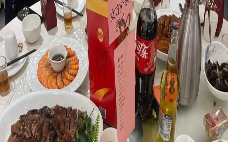 梦到参加婚礼吃酒席好吗（梦到摆酒席是什么意思）