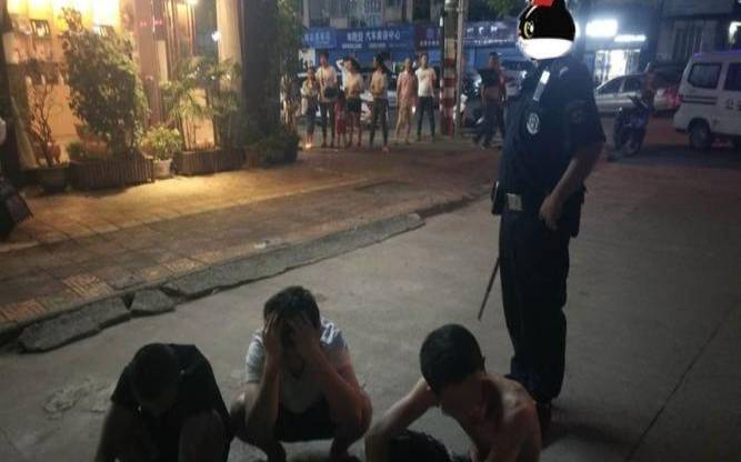 梦见砍人是什么征兆（梦见不认识的人拿刀砍人）
