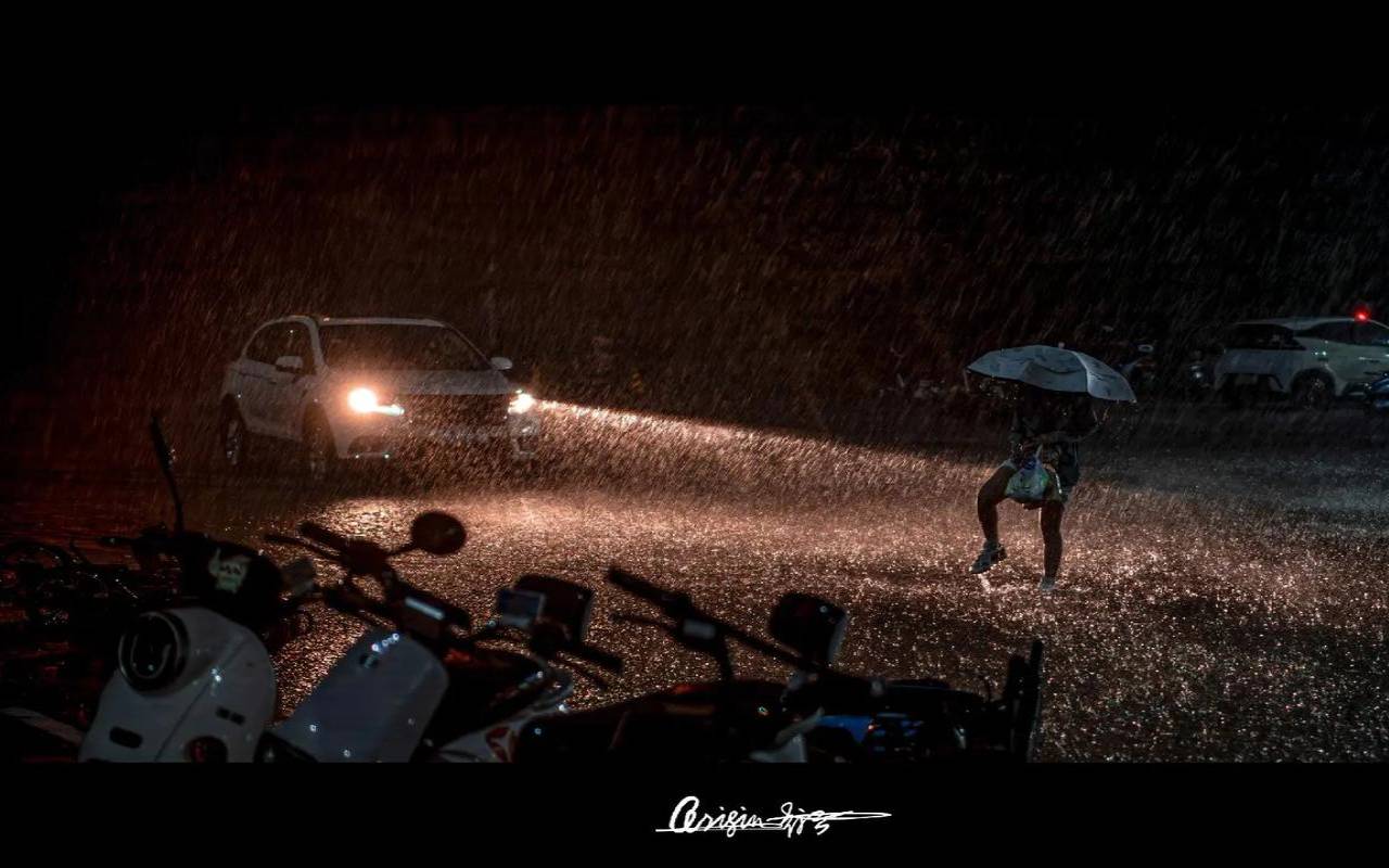 出生时狂风暴雨的女孩命运（出生时下大雨的人命运）