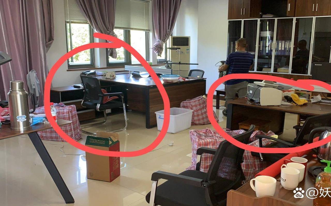 办公室座位背对窗户化解（办公室座位左边是窗户好吗）